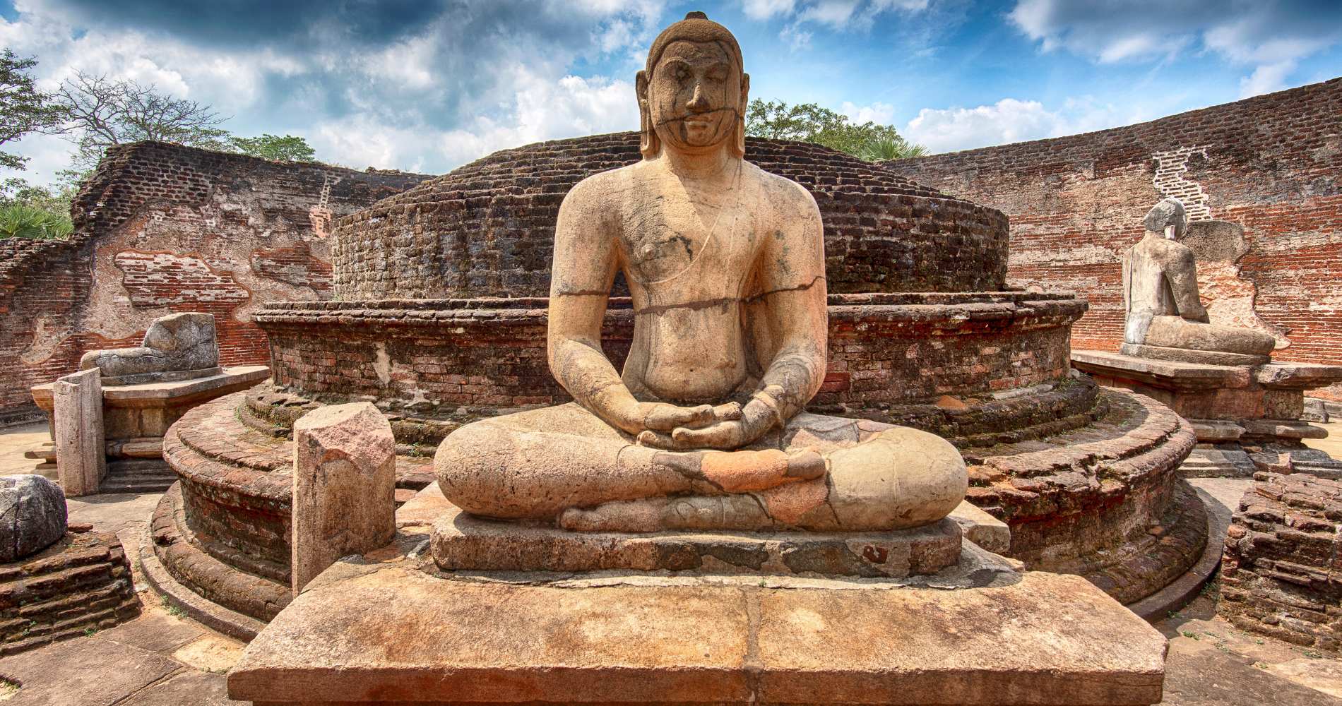 🏛️ Polonnaruwa – The Glorious Medieval Kingdom of Sri Lanka
